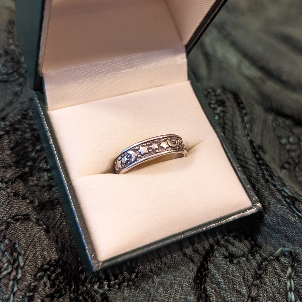 Celestial Moon and Stars Night Sky Sterling Silver Band Style Ring, Size 5/6 - Picture 5 of 7